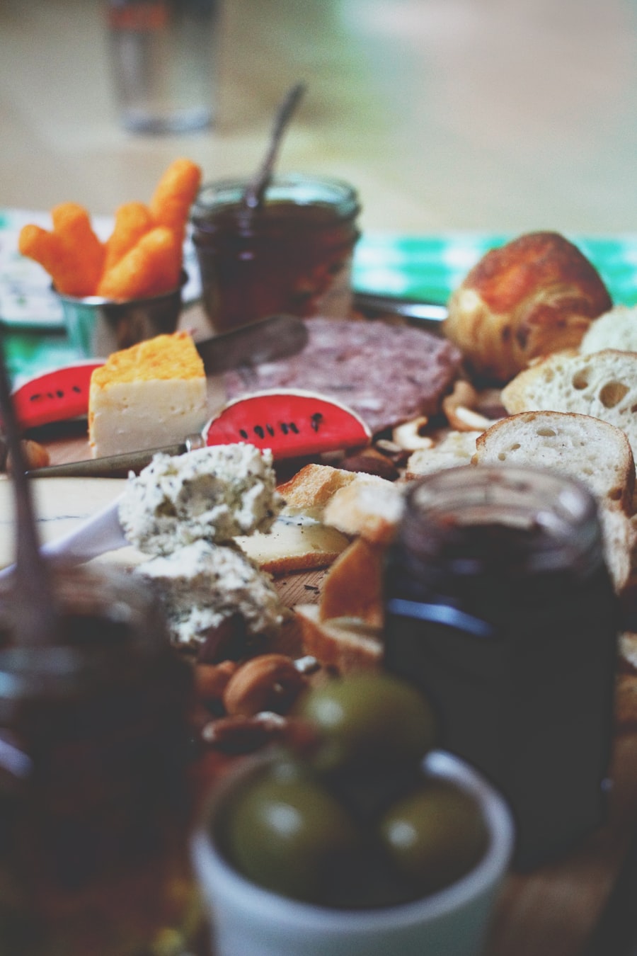 Restauracyjny stół z jedzeniem